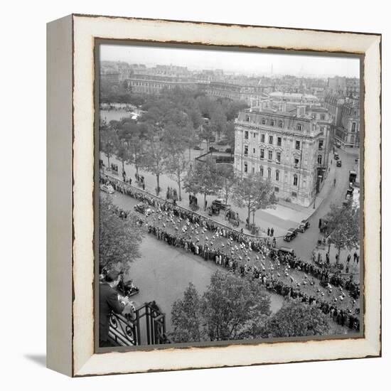 Contestants in the 1948 Tour De France Parade up the Champs Elysees-null-Framed Premier Image Canvas