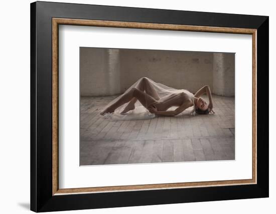 Contre Jour-Ross Oscar-Framed Photographic Print