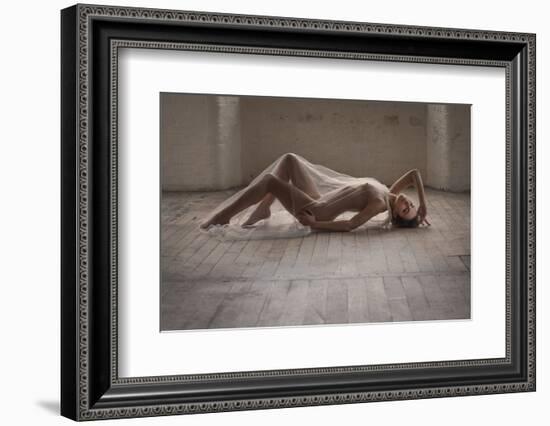 Contre Jour-Ross Oscar-Framed Photographic Print