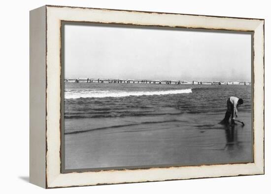 Copalis Beach, Washington - People Digging for Razor Clams-Lantern Press-Framed Stretched Canvas