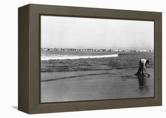 Copalis Beach, Washington - People Digging for Razor Clams-Lantern Press-Framed Stretched Canvas