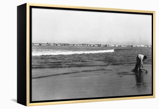 Copalis Beach, Washington - People Digging for Razor Clams-Lantern Press-Framed Stretched Canvas