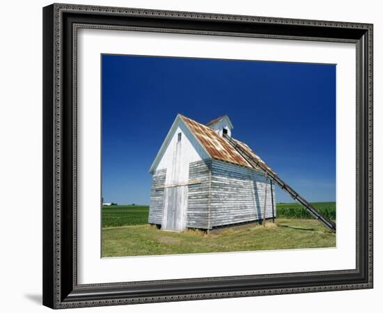 Corn Barn, a Wooden Building on a Farm at Hudson, the Midwest, Illinois, USA-Ken Gillham-Framed Photographic Print