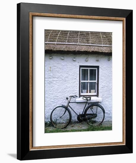 Cottage, Gencolumbkille, Donegal Peninsula, Co. Donegal, Ireland-Doug Pearson-Framed Photographic Print