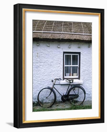 Cottage, Gencolumbkille, Donegal Peninsula, Co. Donegal, Ireland-Doug Pearson-Framed Photographic Print