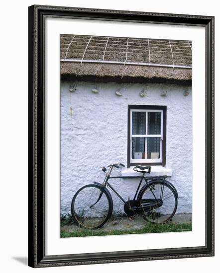 Cottage, Gencolumbkille, Donegal Peninsula, Co. Donegal, Ireland-Doug Pearson-Framed Photographic Print