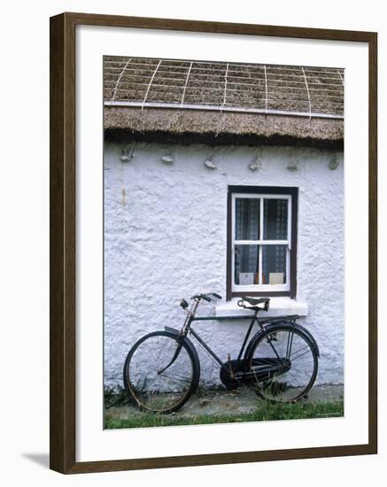 Cottage, Gencolumbkille, Donegal Peninsula, Co. Donegal, Ireland-Doug Pearson-Framed Photographic Print