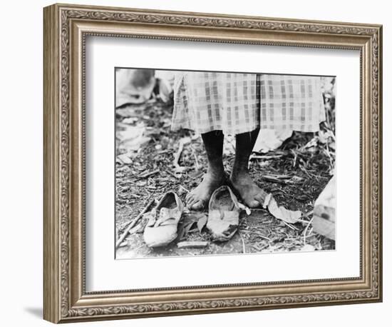 Cotton Picker, 1937-Dorothea Lange-Framed Photographic Print