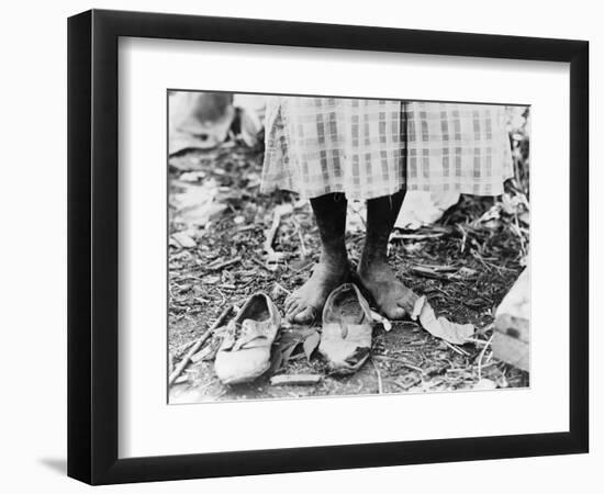 Cotton Picker, 1937-Dorothea Lange-Framed Photographic Print