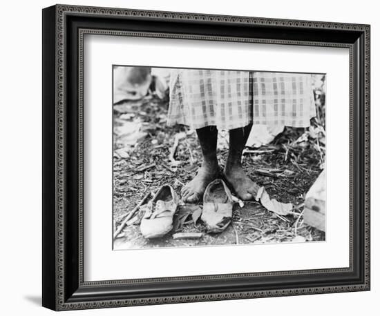 Cotton Picker, 1937-Dorothea Lange-Framed Photographic Print