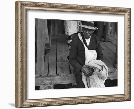 Cotton Picker, Arkansas, c.1935-Ben Shahn-Framed Photo