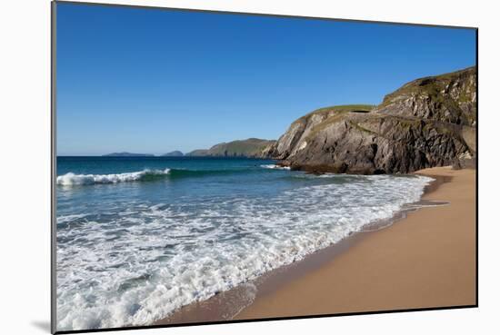 Coumeenoole Beach; Slea Head; Dingle Peninsula; County Kerry; Ireland-null-Mounted Photographic Print
