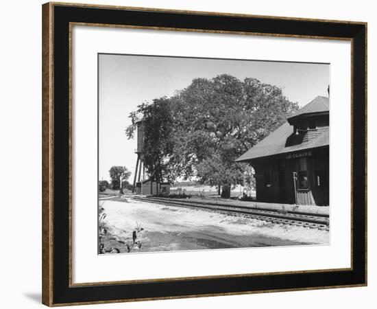 Country Scene-null-Framed Photographic Print