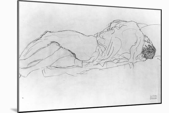 Couple in Bed, c.1915-Gustav Klimt-Mounted Giclee Print