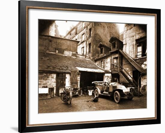 Cour, 7 Rue de Valence 1922-Eugène Atget-Framed Photographic Print