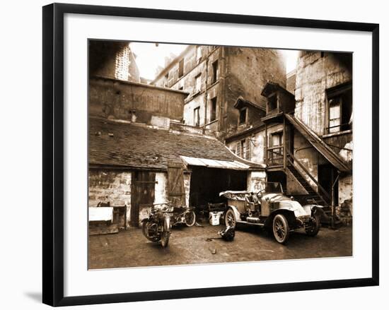 Cour, 7 Rue de Valence 1922-Eugène Atget-Framed Photographic Print