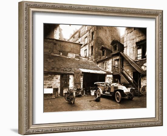 Cour, 7 Rue de Valence 1922-Eugène Atget-Framed Photographic Print