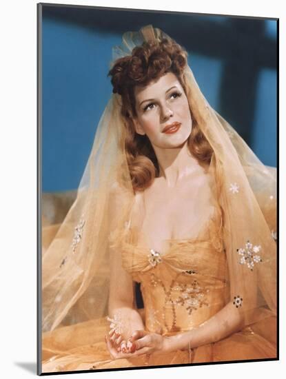 COVER GIRL, 1944 directed by CHARLES VIDOR Rita Hayworth (photo)-null-Mounted Photo