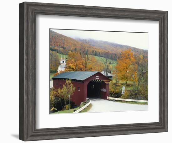 Covered Bridge in Autumn Landscape, Battenkill, Arlington Bridge, West Arlington, Vermont, USA-Scott T^ Smith-Framed Photographic Print