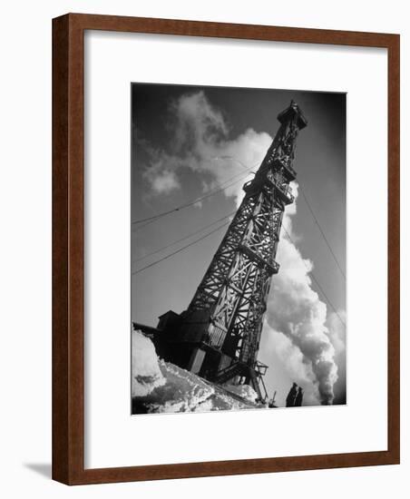 Creditul Minier Oil Well Watched over by Armed Guards 17 Kilometers from Ploesti in a Oil Field-Margaret Bourke-White-Framed Photographic Print