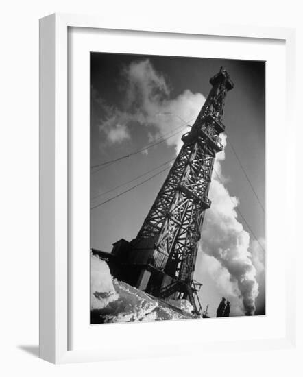 Creditul Minier Oil Well Watched over by Armed Guards 17 Kilometers from Ploesti in a Oil Field-Margaret Bourke-White-Framed Photographic Print