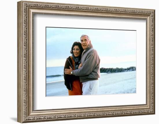 Crimes and delits CRIMES AND MISDEMEANORS, 1989 by WOODY ALLEN with Anjelica Huston and Martin Land-null-Framed Photo