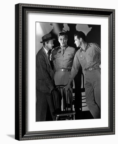 Crossfire, Robert Young, Robert Mitchum, Robert Ryan, 1947-null-Framed Photo