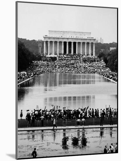 Crowd of People Attending a Civil Rights Rally at the Lincoln Memorial-John Dominis-Mounted Photographic Print