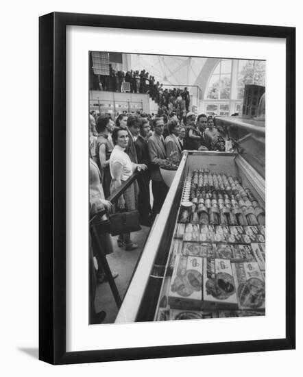 Crowds Checking Out Frozen Foods at the Us Exhibit, During the Poznan Fair-Lisa Larsen-Framed Photographic Print