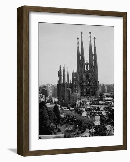 Crowds Gathering Outside the Sagrada Familia Church-Dmitri Kessel-Framed Photographic Print