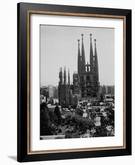 Crowds Gathering Outside the Sagrada Familia Church-Dmitri Kessel-Framed Photographic Print