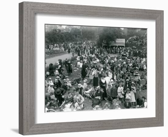 Crowds of Visitors at London Zoo, August Bank Holiday, 1922-Frederick William Bond-Framed Photographic Print