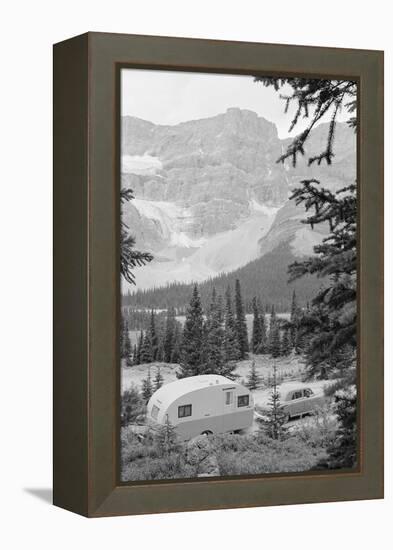 Crowfoot Glacier from Icefields Parkway-Philip Gendreau-Framed Premier Image Canvas