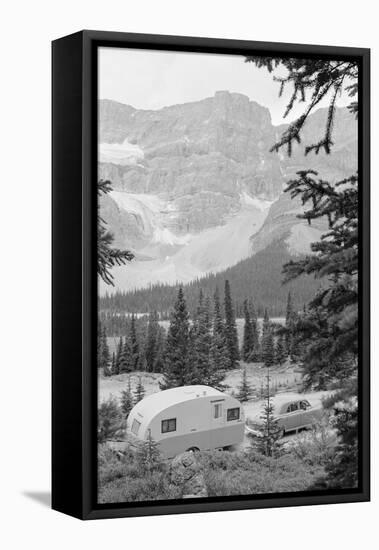 Crowfoot Glacier from Icefields Parkway-Philip Gendreau-Framed Premier Image Canvas