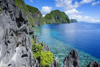 Crystal Clear Water In The Bacuit Archipelago Palawan