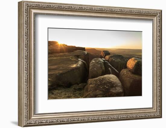 Curbar Edge, at sunrise on a frosty winter morning, Peak District National Park, Derbyshire, Englan-Eleanor Scriven-Framed Photographic Print