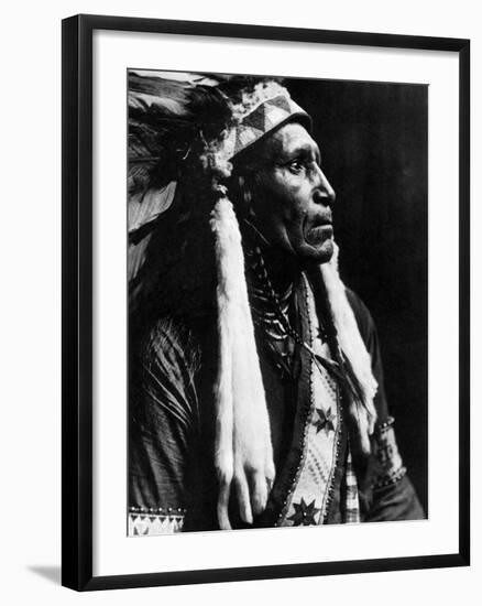 Curtis: Raven Blanket, 1910-Edward S^ Curtis-Framed Photographic Print