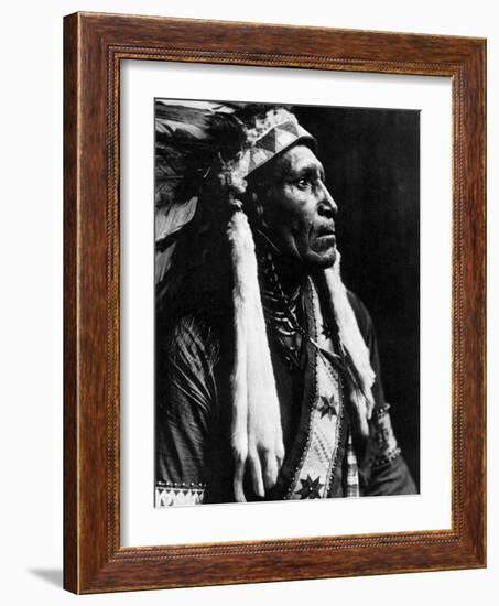 Curtis: Raven Blanket, 1910-Edward S^ Curtis-Framed Photographic Print