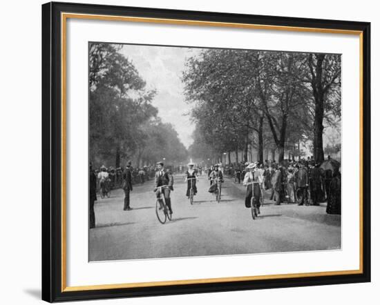 Cycling/Hyde Park 1900-null-Framed Photographic Print