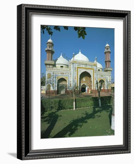 Dai Anga Mosque, 1635AD, Lahore, Punjab, Pakistan, Asia-Robert Harding-Framed Photographic Print