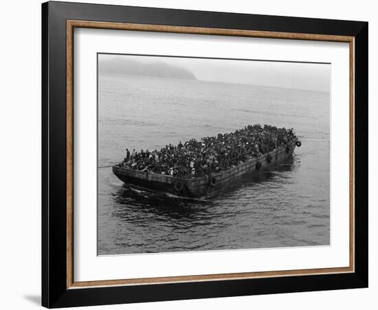 Danang Refugees-Associated Press-Framed Photographic Print