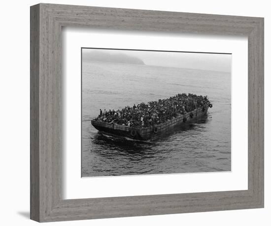 Danang Refugees-Associated Press-Framed Photographic Print