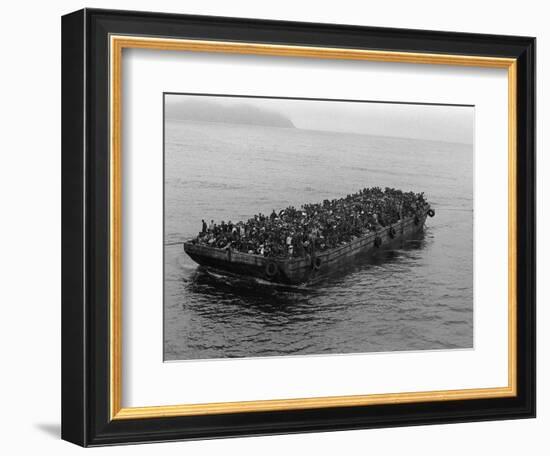 Danang Refugees-Associated Press-Framed Photographic Print