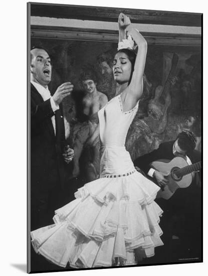 Dancer Maria Albaicin, Dancing in Corral de La Moreria, Rio de Janeiro-Loomis Dean-Mounted Photographic Print