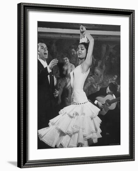 Dancer Maria Albaicin, Dancing in Corral de La Moreria, Rio de Janeiro-Loomis Dean-Framed Photographic Print