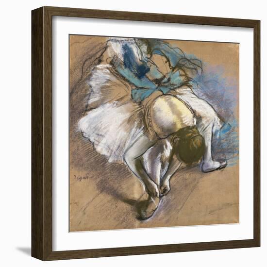 Dancer Putting on Her Shoes; Danseuse Attachant Son Chausson, C.1880-1885-Edgar Degas-Framed Giclee Print