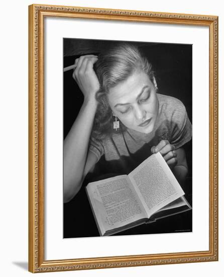 Dancer Valerie Bettis interprets William Faulkner's Novel as I Lay Dying into ballet-Nina Leen-Framed Premium Photographic Print