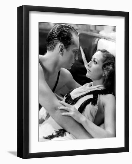 DANCING LADY, 1933 directed by ROBERT Z. LEONARD Franchot Tone and Joan Crawford (b/w photo)-null-Framed Photo