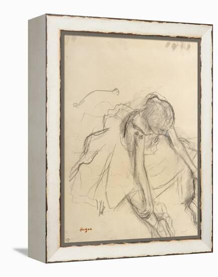 Danseuse assise, essayant ses pointes-Edgar Degas-Framed Premier Image Canvas