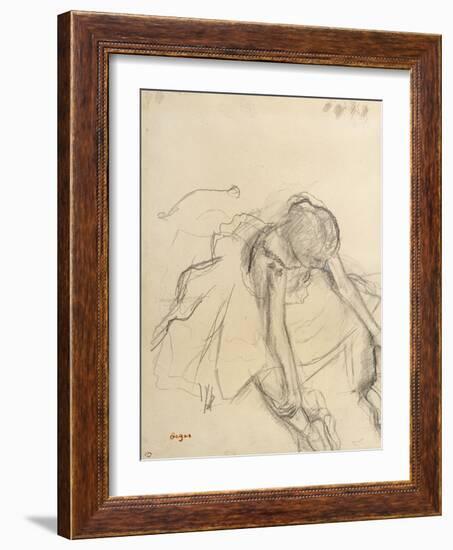 Danseuse assise, essayant ses pointes-Edgar Degas-Framed Giclee Print